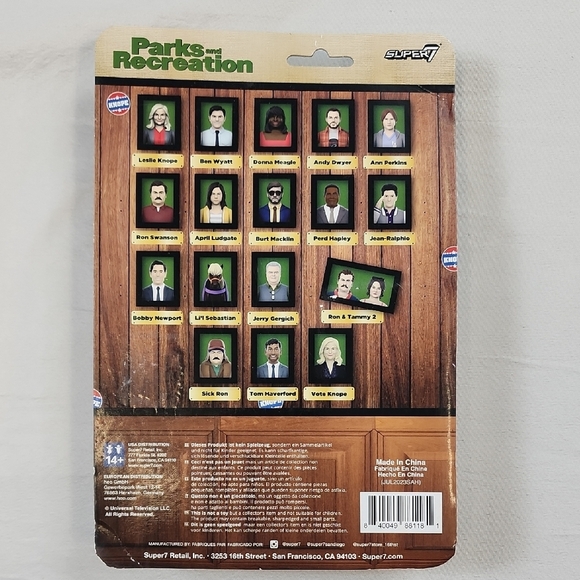 Super 7 Unisex Collectible "Parks and Recreation" Leslie Knope Action Figure - Picture 5 of 11